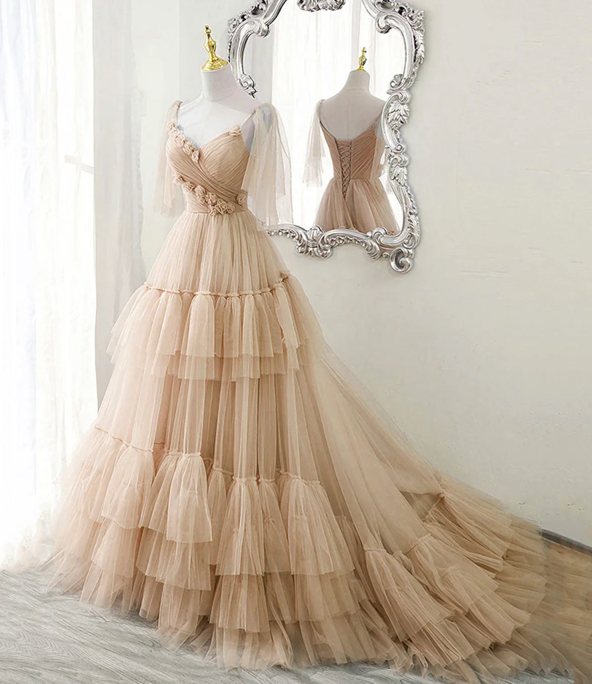 A-line Shoulder Exposed Multi-layer Trailing Prom Dresss