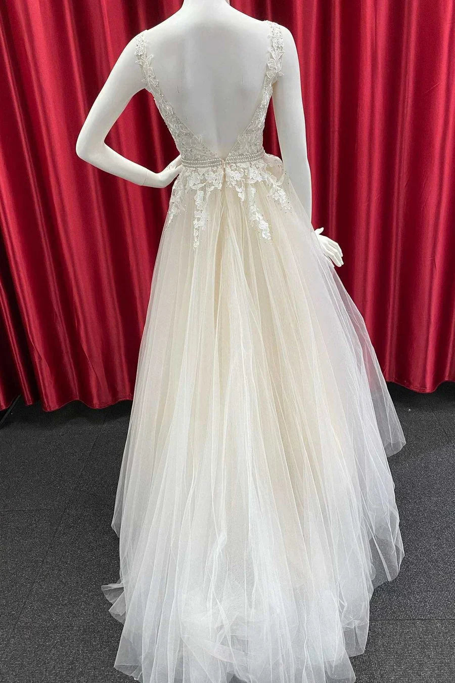 A-Line Open Back Tulle Applique Prom Dress