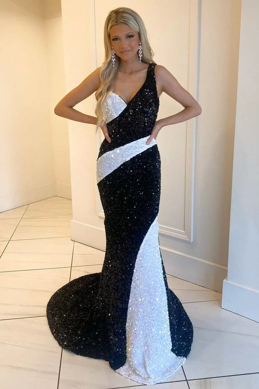 One-Shoulder Sequin Mermaid Long Prom Dress