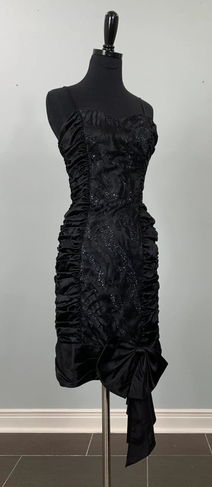 Sequins Black Spaghetti Strap Fitted Ruched Prom Dress Formal Black Lace Sleeveless Cocktail Dress