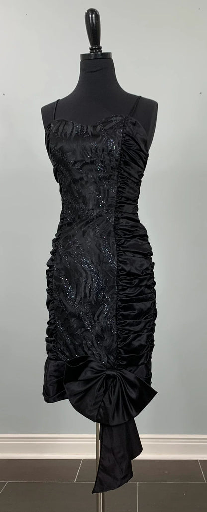 Sequins Black Spaghetti Strap Fitted Ruched Prom Dress Formal Black Lace Sleeveless Cocktail Dress