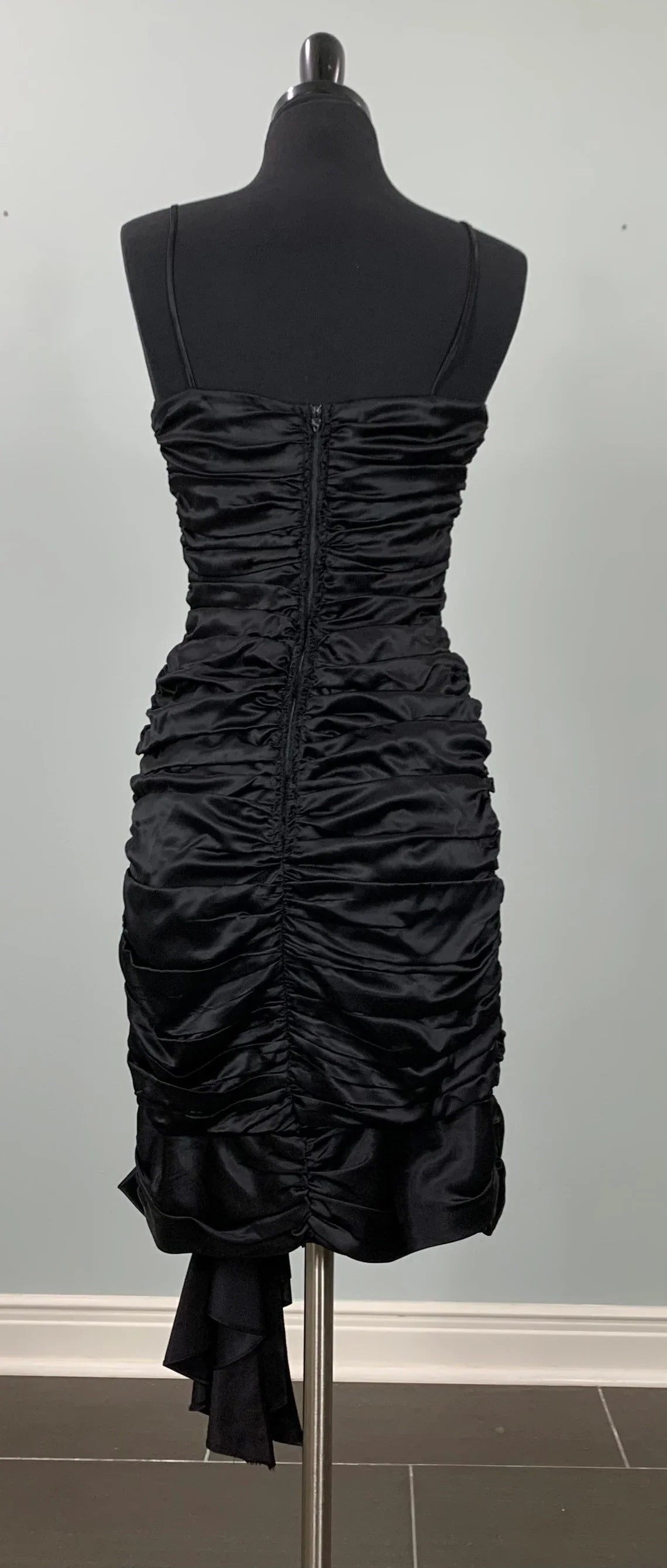 Sequins Black Spaghetti Strap Fitted Ruched Prom Dress Formal Black Lace Sleeveless Cocktail Dress