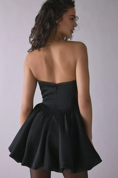 Simple A-Line Strapless Sleeveless Zipper Up Short-Mini Homecoming Dress