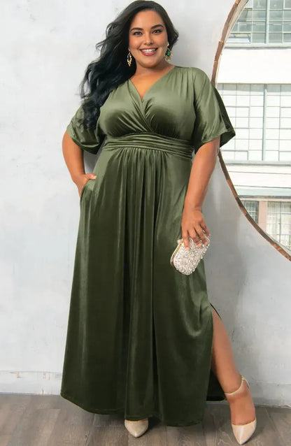 Simple A-Line V-neck Short Sleeves Velvet Floor-Length Plus Size Mother of the Bride Dress