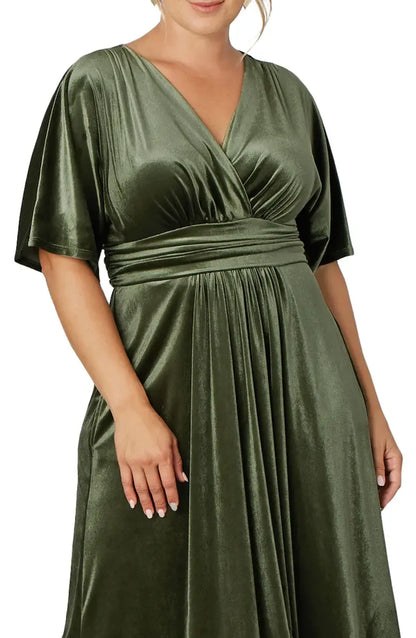 Simple A-Line V-neck Short Sleeves Velvet Floor-Length Plus Size Mother of the Bride Dress