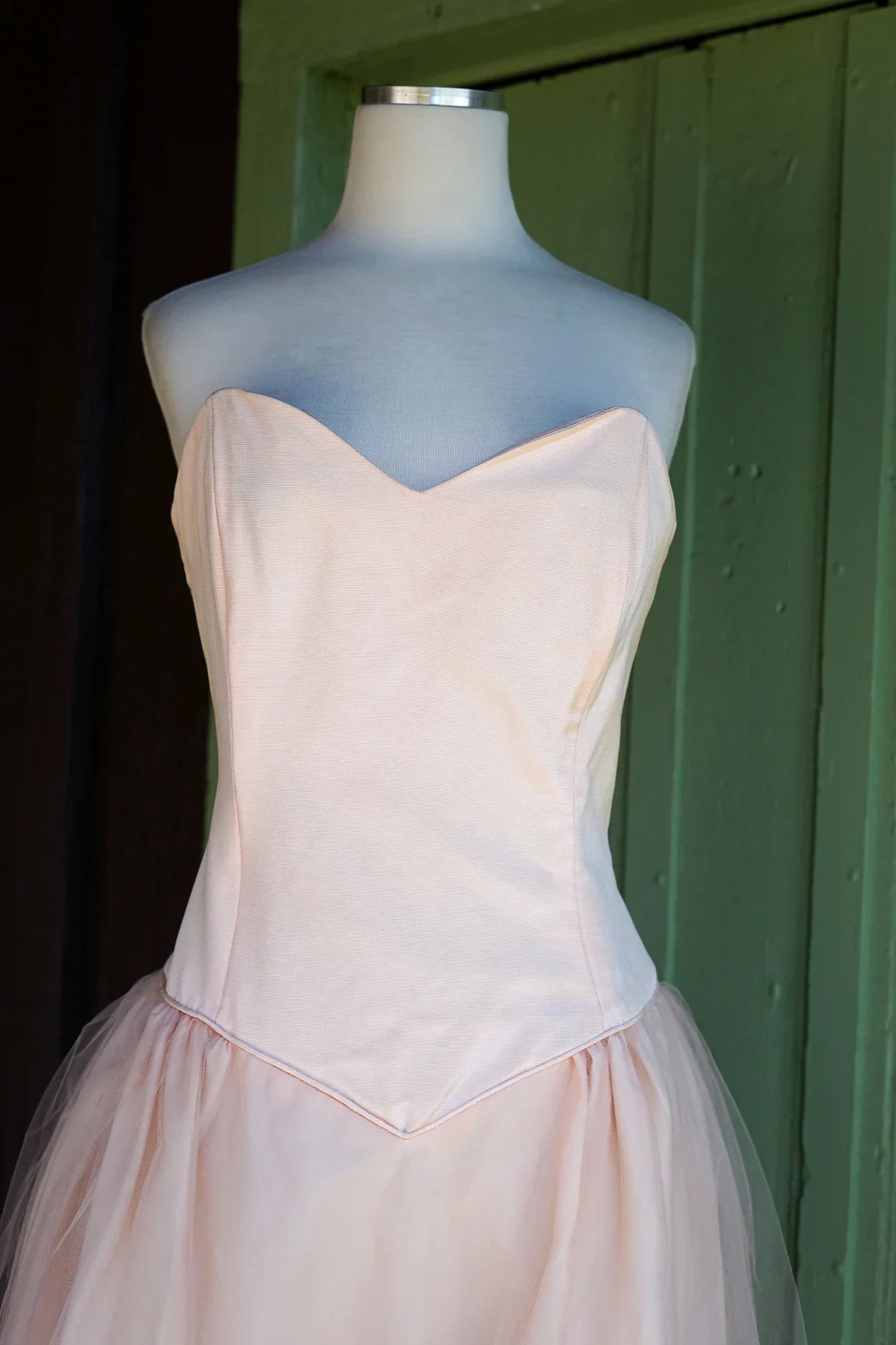 Simple A-line Tulle Tea-Length Sleeveless Strapless Homecoming Dress Prom Dress