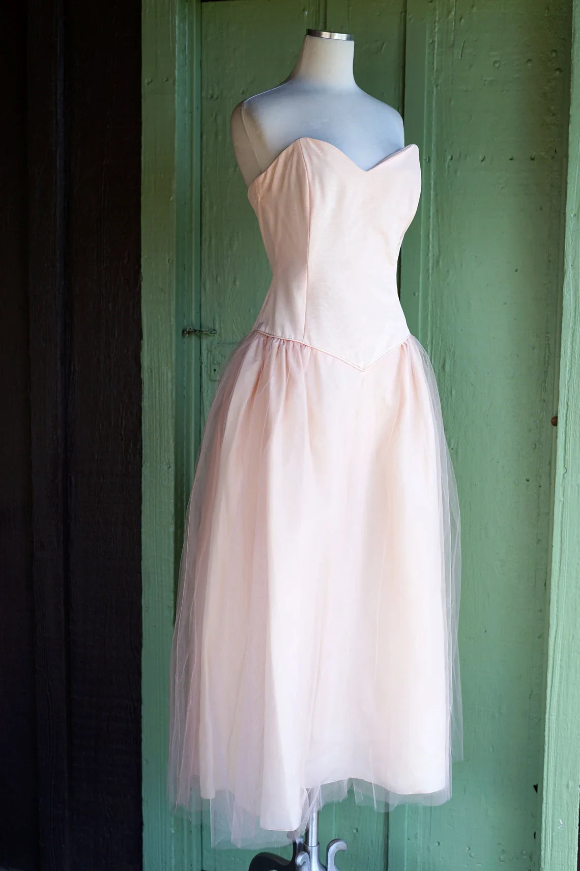 Simple A-line Tulle Tea-Length Sleeveless Strapless Homecoming Dress Prom Dress