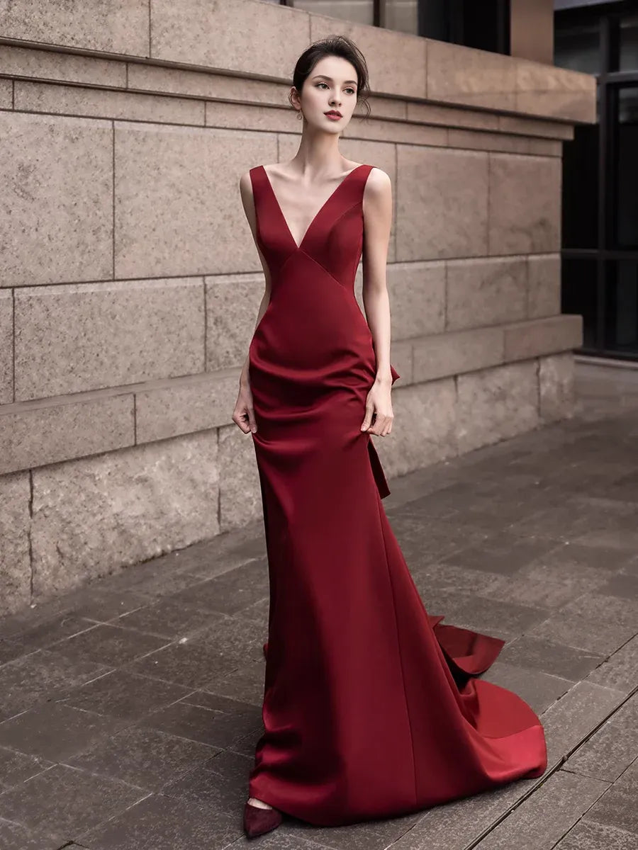 Simple Mermaid V Neckline Sleeveless Bow Backless Party Dresses Long Burgundy Prom Dresse With Train