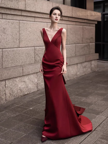 Simple Mermaid V Neckline Sleeveless Bow Backless Party Dresses Long Burgundy Prom Dresse With Train