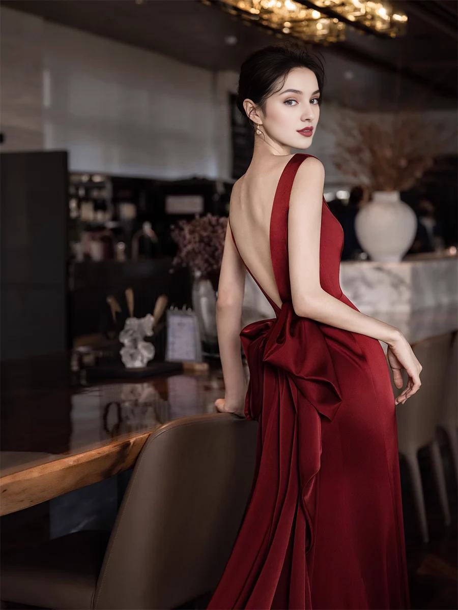 Simple Mermaid V Neckline Sleeveless Bow Backless Party Dresses Long Burgundy Prom Dresse With Train