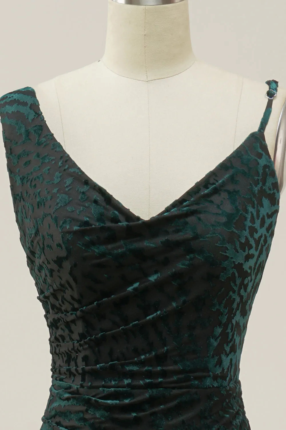Sleeveless Backless Floor Length Mermaid V Neck Green Velvet Long Prom Dress