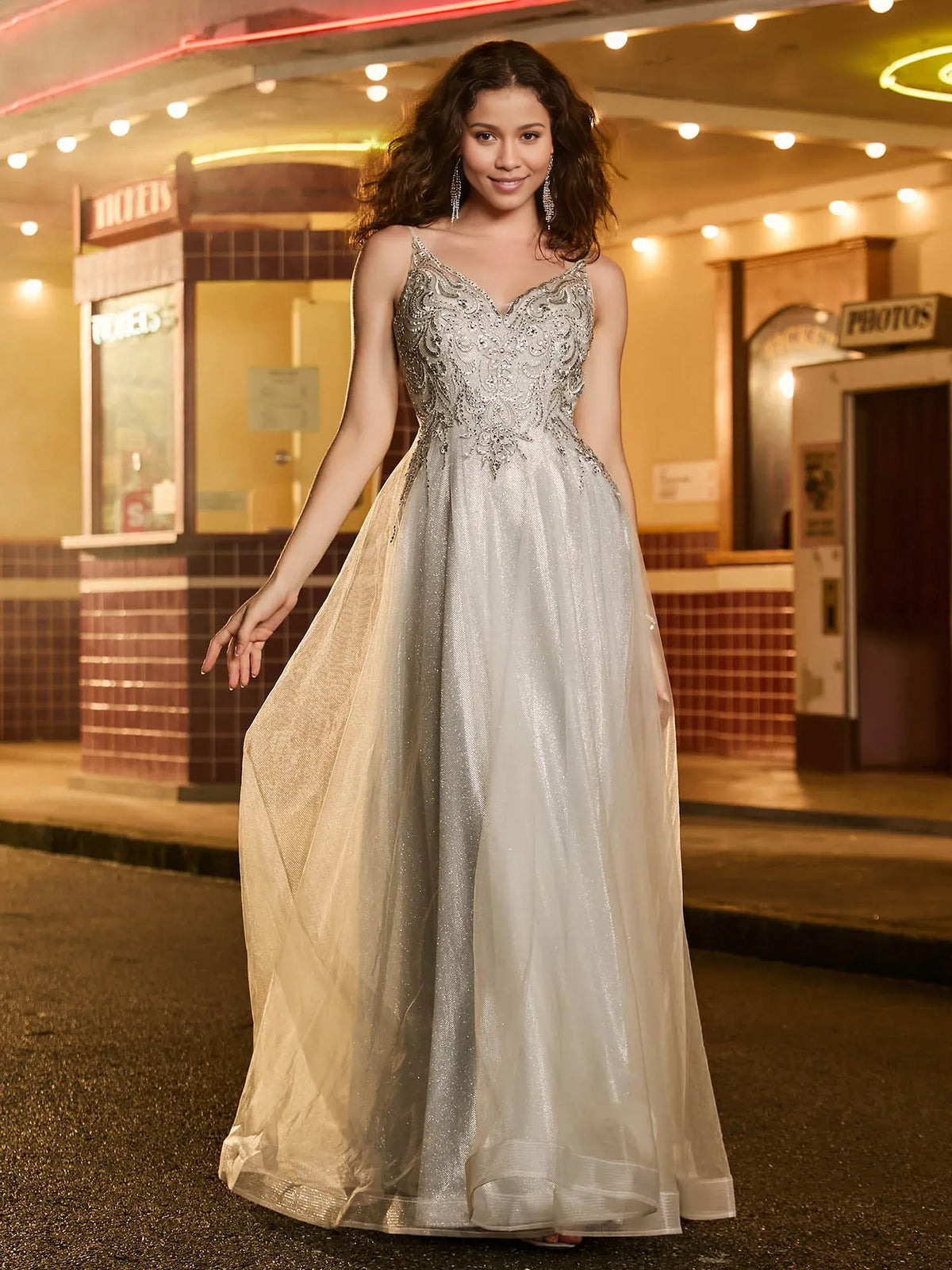 Spaghetti Straps A-line Tulle V Neck Glitter Prom Dress with Beaded Champagne