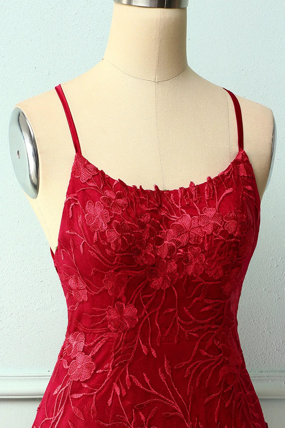 Spaghetti Straps Backless Tight Homecoming Dress with Appliques ﻿