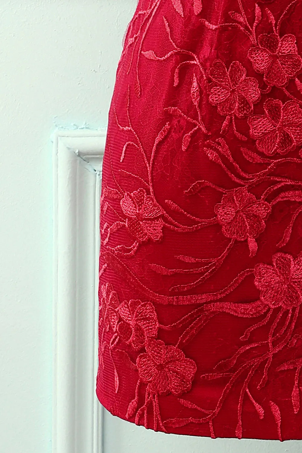 Spaghetti Straps Backless Tight Homecoming Dress with Appliques ﻿