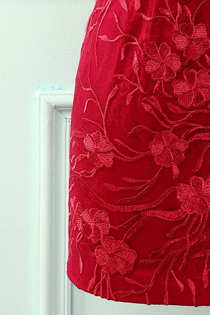 Spaghetti Straps Backless Tight Homecoming Dress with Appliques ﻿