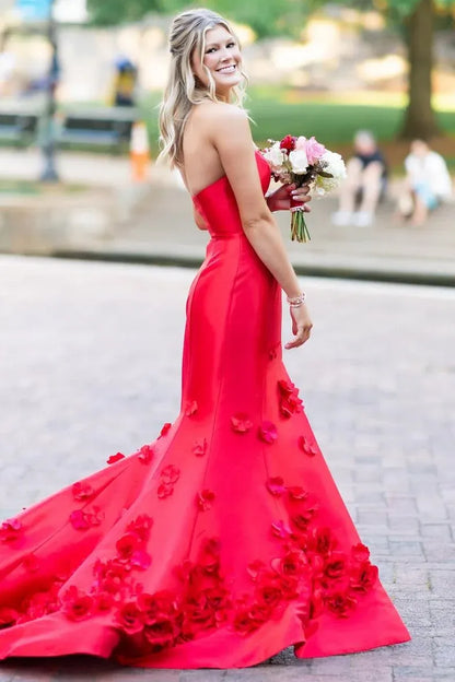 Stunning Strapless Sleeveless Mermaid Satin Appliques Long Prom Dress
