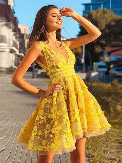 V Neck Tulle Lace Short Prom Dress With Applique