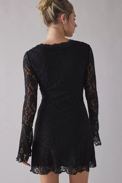 Vintage Fitted V Neck Long Sleeve Lace Short-Mini Homecoming Dress