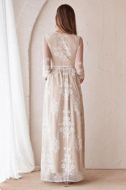 Vintage A-Line V Neck Long Sleeve Tulle Floor-Length Wedding Dress