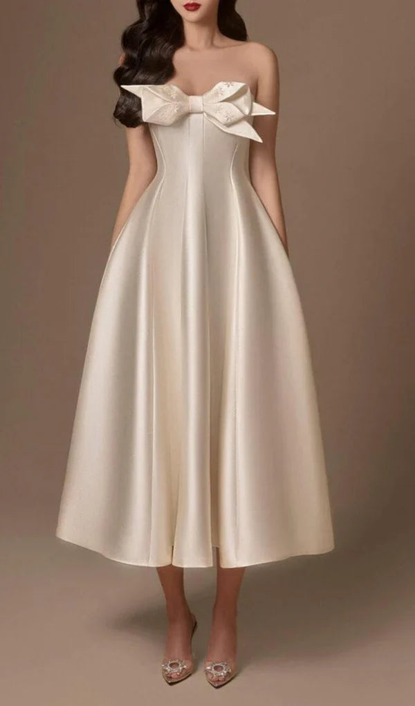 A-Line Sleeveless Strapless With a Bow On The Chest Prom Dress
