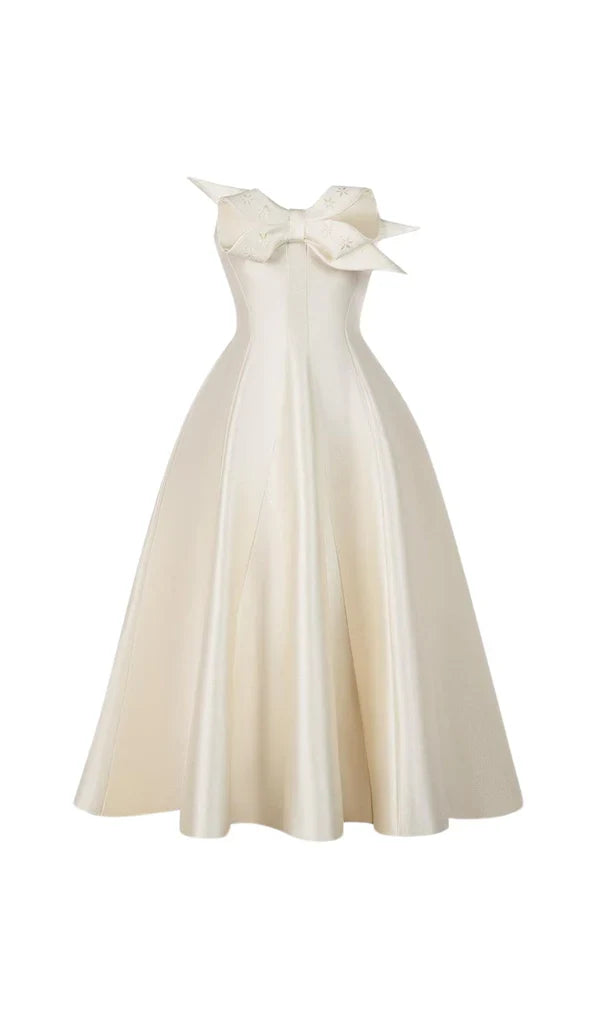 A-Line Sleeveless Strapless With a Bow On The Chest Prom Dress