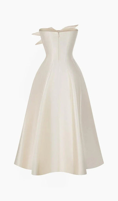 A-Line Sleeveless Strapless With a Bow On The Chest Prom Dress