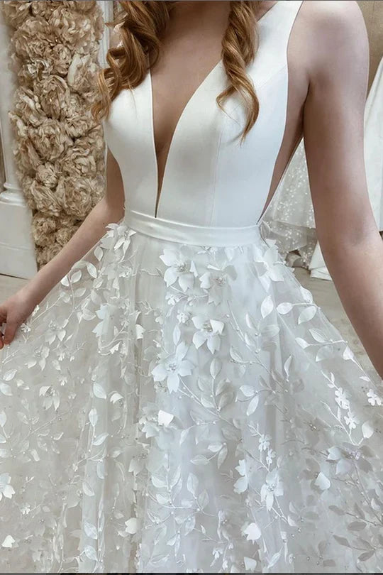V-Neck 3D Flowers Backless Wedding Dress With Sleeveless