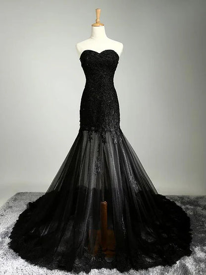 A-line Strapless Tulle Lace Floor Length Wedding Dress ﻿