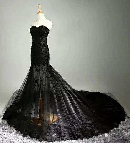 A-line Strapless Tulle Lace Floor Length Wedding Dress ﻿