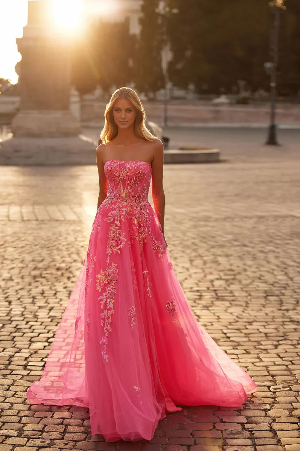 Dress Pink Tulle Gown Strapless Design Embroidered Bodice Tulle Skirt And A Ball Gown Shape Prom Dress