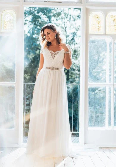 Dress A-Line Floor-Length V-Neck Short Sleeve Chiffon Sweep Train Illusion Lace Dress Wedding Dress