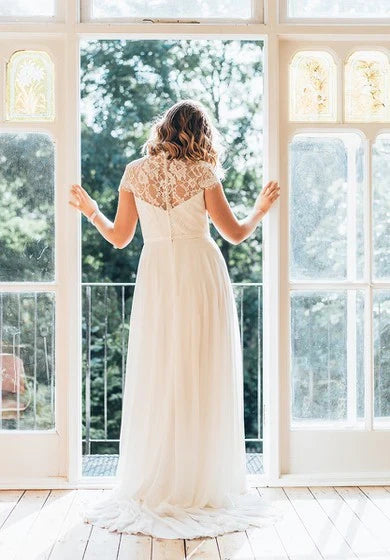 Dress A-Line Floor-Length V-Neck Short Sleeve Chiffon Sweep Train Illusion Lace Dress Wedding Dress