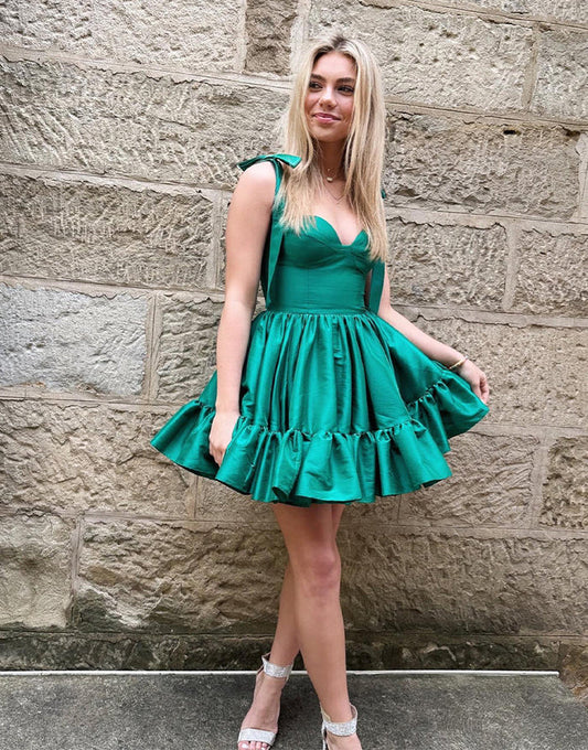 Dress A-Line Sweetheart Homecoming Dress Satin Sleeveless Ruffles Lace Up Party Dress