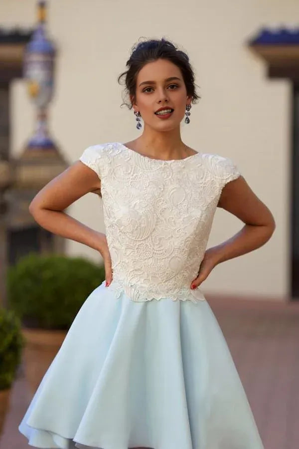 Dress Bateau Knee-Length Light Blue Chiffon Homecoming Dress with Appliques