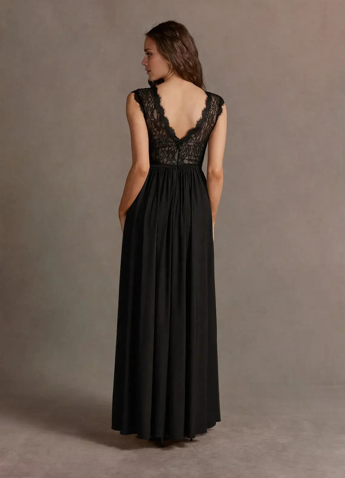 Dress Elegant Black Boat Neck Lace Appliques Maxi Dress Sleeveless Slit A-Line V Back Prom Dress