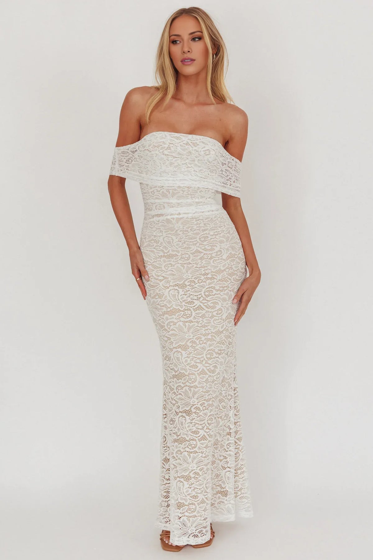 Dress Elegant White Lace Gown Off Shoulder Neck Ruffled Overlay and Mermaid Style Maxi Length Prom Dress