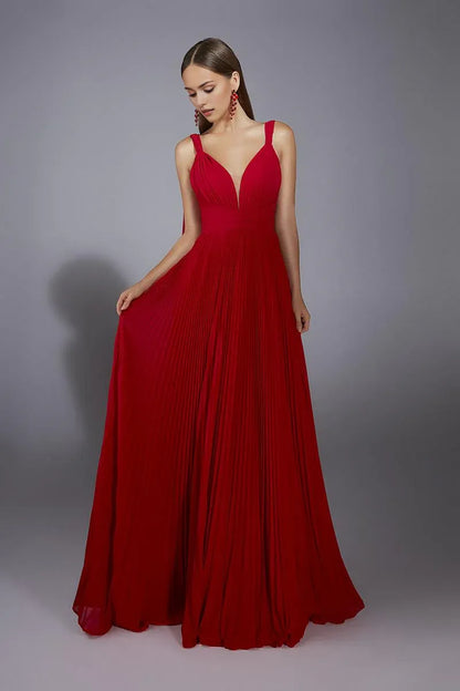 Dress Elegant Wide Straps A-Line Party Dress Evening Dress Sweep/Brush Train Sleeveless Pleats V Back Prom Dress