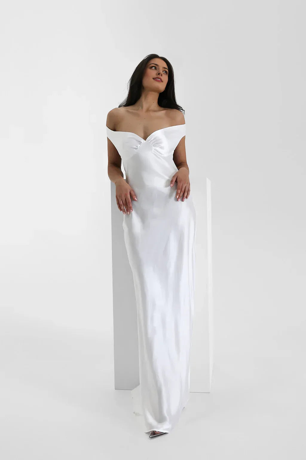 Dress Fashion Off the Shoulder Satin Pleated Maxi Dress Sleeveless Column White Prom Dress