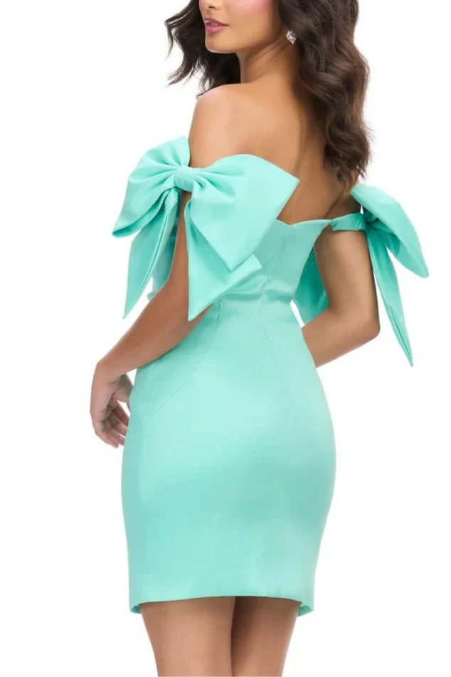 Dress Off-the-Shoulder Dress Sheath Column Sleeveless Sweetheart Solid Color Short Homecoming Dress With Bowknot