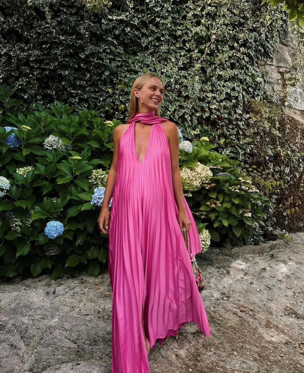 Hot‑Pink Pleated‑Satin A‑Line Halter Deep‑V Scarf‑Tie Open‑Back Floor‑Length Prom Dress For Evening