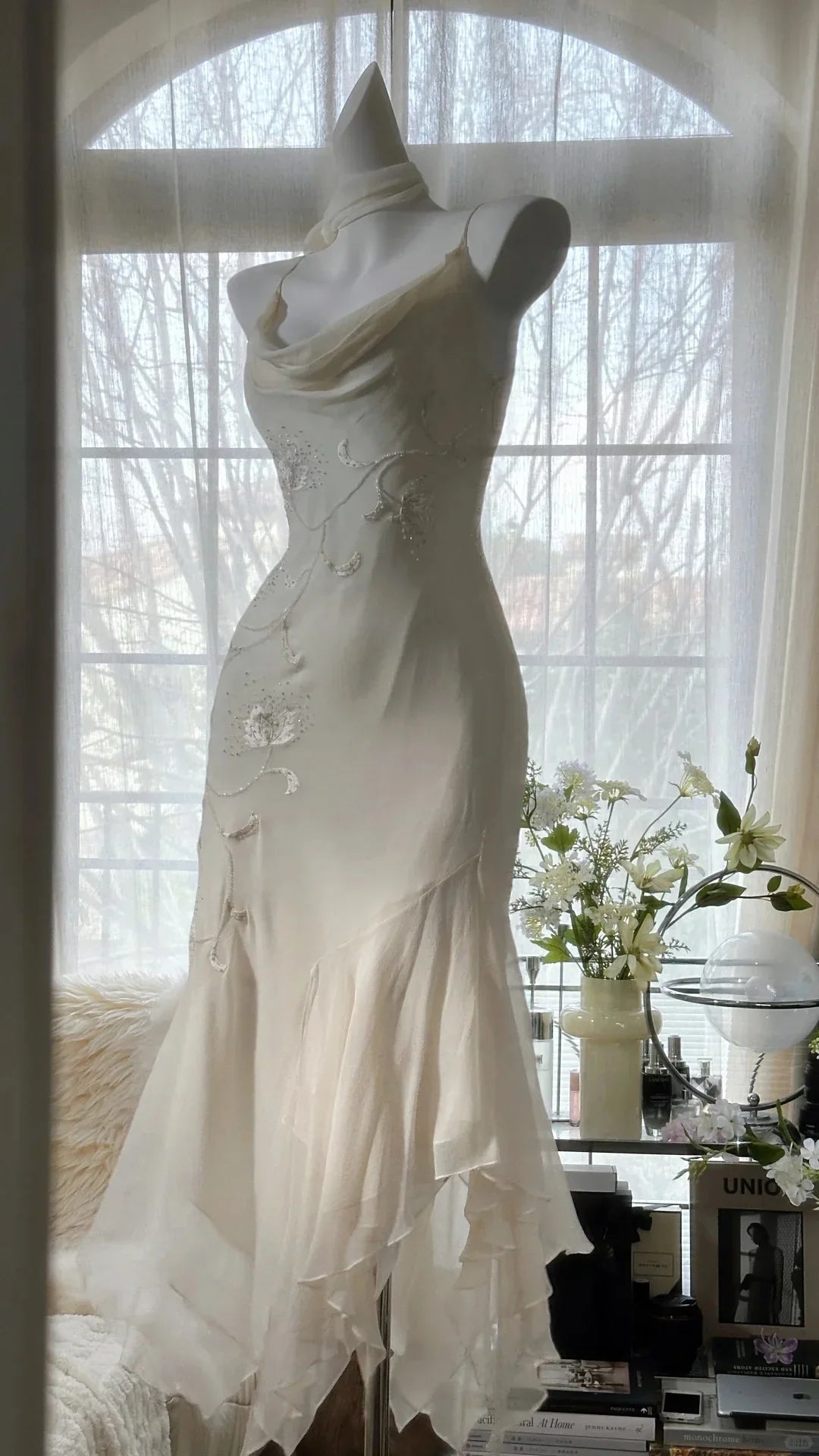 Dress Pure and Elegant Chiffon Spaghetti Strap Beaded V Back Mermaid Prom Dress