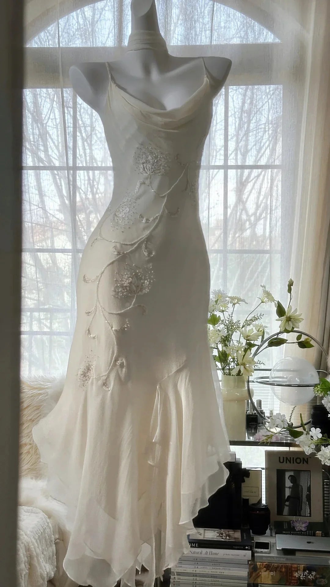 Dress Pure and Elegant Chiffon Spaghetti Strap Beaded V Back Mermaid Prom Dress