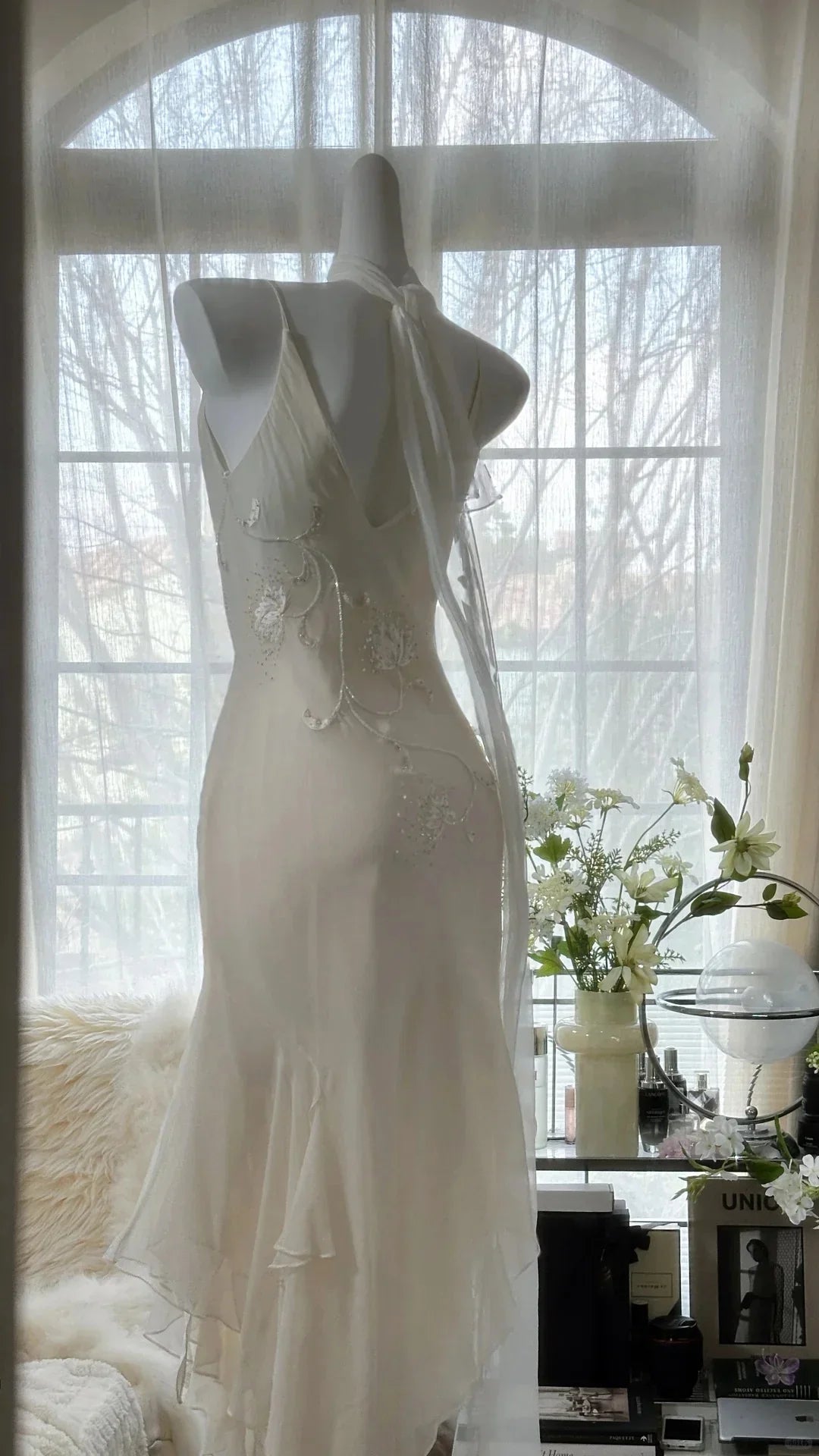 Dress Pure and Elegant Chiffon Spaghetti Strap Beaded V Back Mermaid Prom Dress
