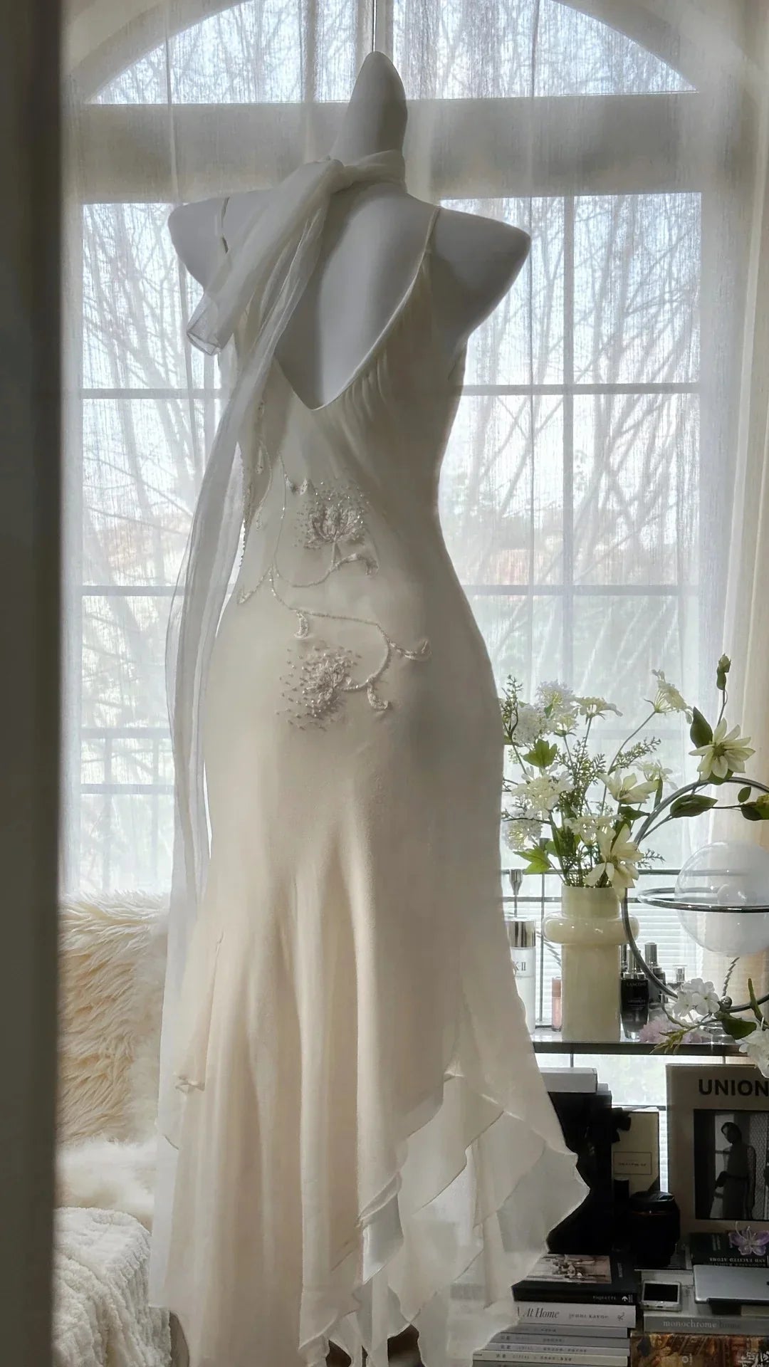 Dress Pure and Elegant Chiffon Spaghetti Strap Beaded V Back Mermaid Prom Dress