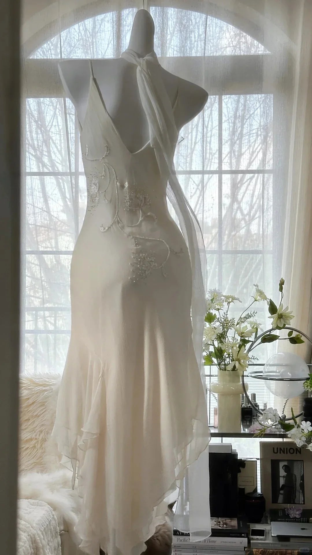 Dress Pure and Elegant Chiffon Spaghetti Strap Beaded V Back Mermaid Prom Dress