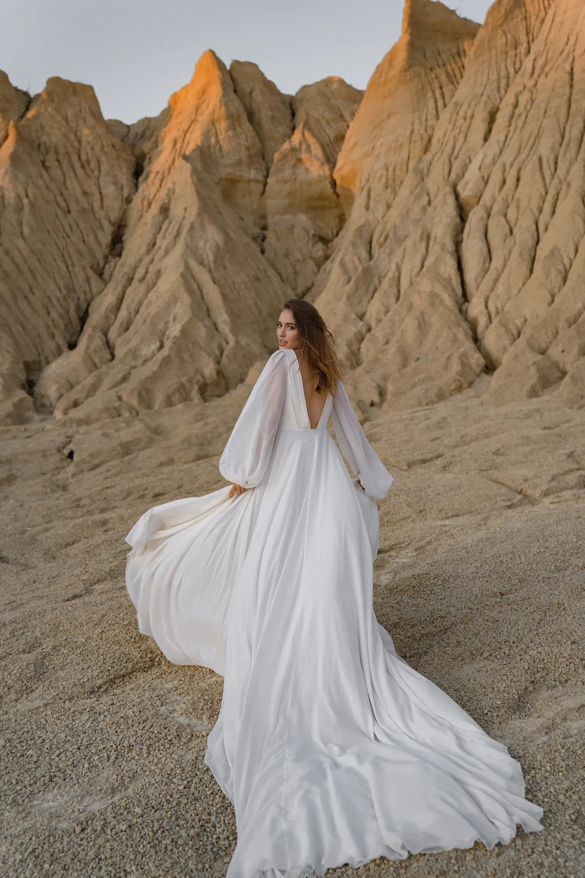 Dress Romantic Wedding Dress With Long Sleeves Long Train Wedding Dress Chiffon Bridal Gown Off White Color Wedding Dress