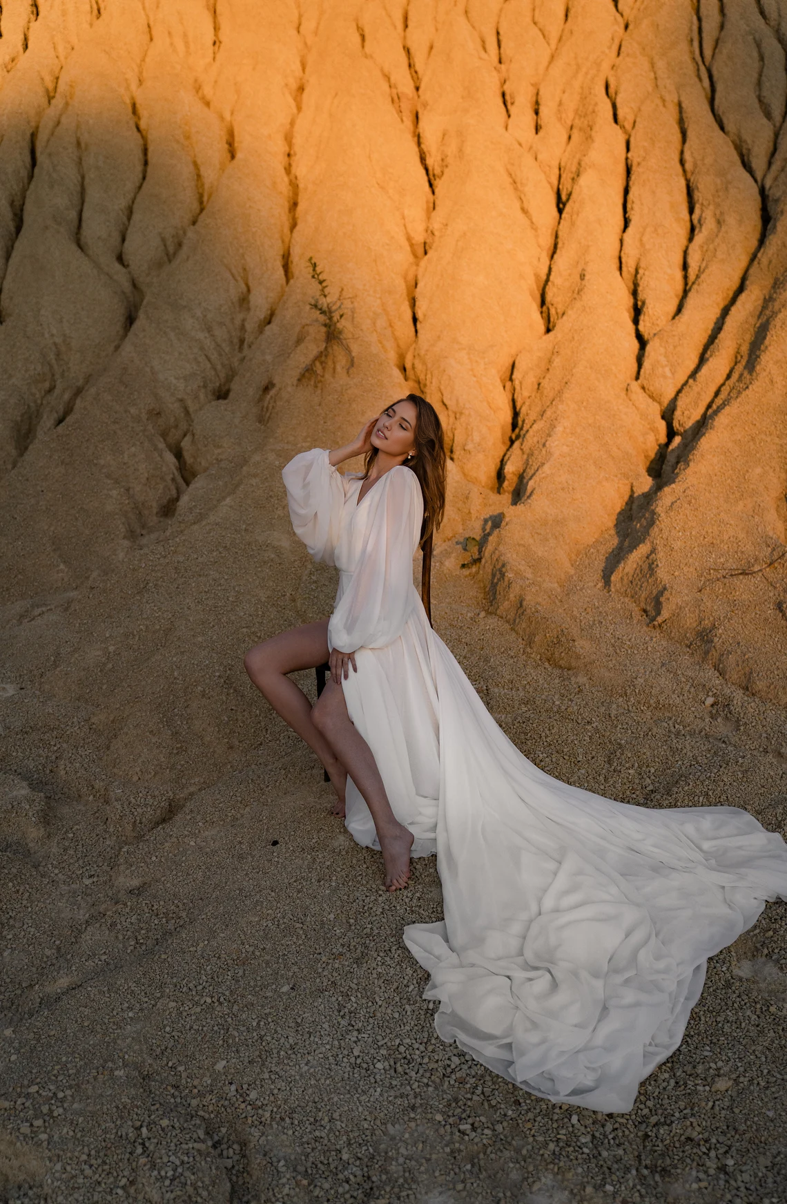 Dress Romantic Wedding Dress With Long Sleeves Long Train Wedding Dress Chiffon Bridal Gown Off White Color Wedding Dress