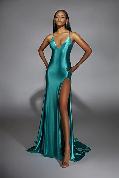 Dress Solid Color Spaghetti Straps V Neck Evening Dress Sheath/Column Sweep/Brush Train Prom Dress