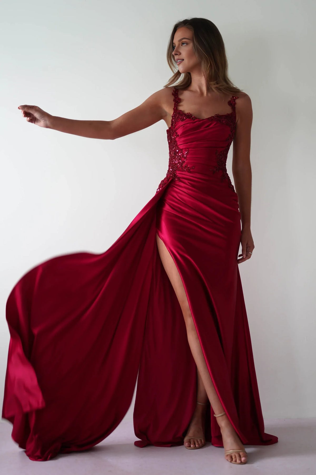 Dress Wide Straps Evening Dress Zipper Up Sleeveless Sequins Party Dress Prom Dress With Hight Slit