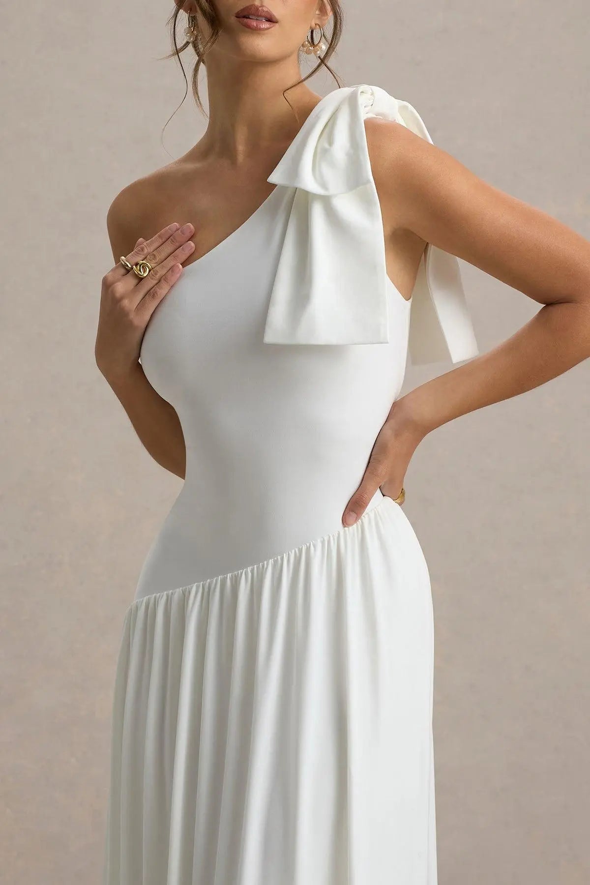 Simple White Satin One Shoulder Bow Sleeveless Evening Dress with Pleated Prom Dress